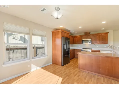 1884 NE Sunset Loop Drive Roseburg OR 97470