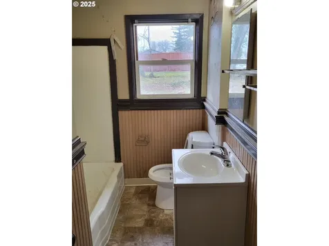 596 NE Linden Avenue Gresham OR 97030