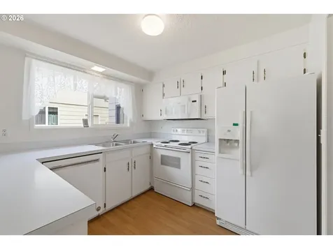 401 S Cascade Drive Woodburn OR 97071