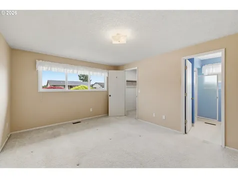401 S Cascade Drive Woodburn OR 97071