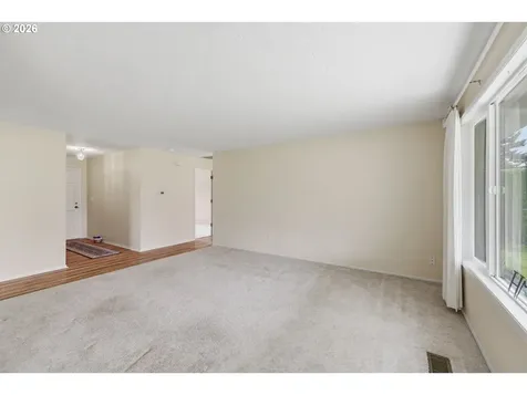 401 S Cascade Drive Woodburn OR 97071