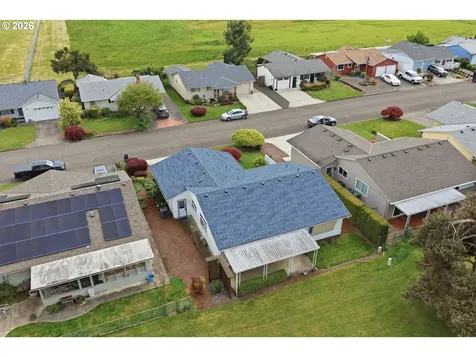 401 S Cascade Drive Woodburn OR 97071
