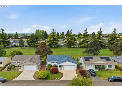 401 S Cascade Drive Woodburn OR 97071