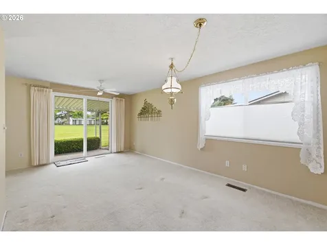 401 S Cascade Drive Woodburn OR 97071
