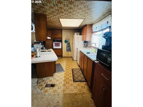 185 SE Bayview Avenue Depoe Bay OR 97341
