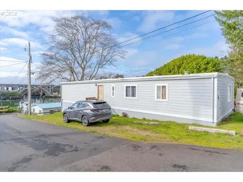 185 SE Bayview Avenue Depoe Bay OR 97341