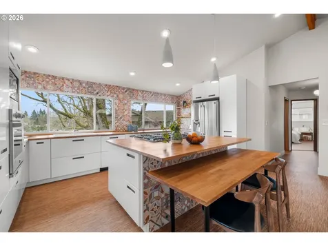 15330 NW Oakhills Drive Beaverton OR 97006