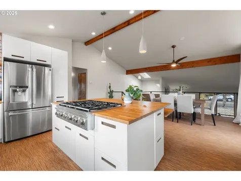15330 NW Oakhills Drive Beaverton OR 97006