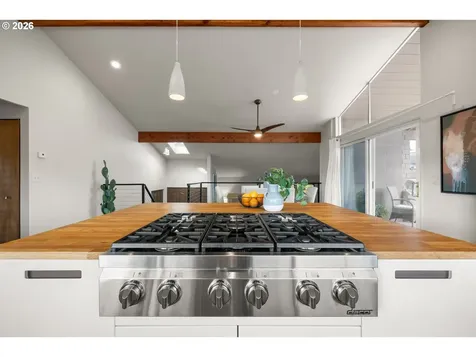 15330 NW Oakhills Drive Beaverton OR 97006