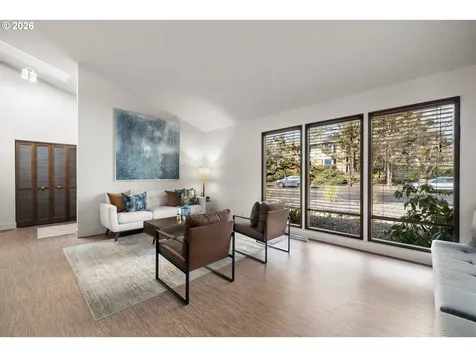 15330 NW Oakhills Drive Beaverton OR 97006