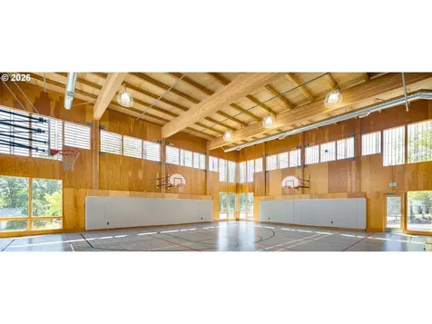15330 NW Oakhills Drive Beaverton OR 97006
