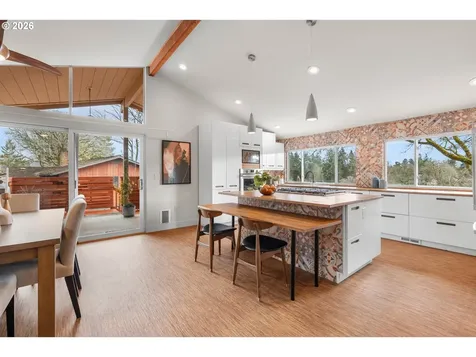 15330 NW Oakhills Drive Beaverton OR 97006