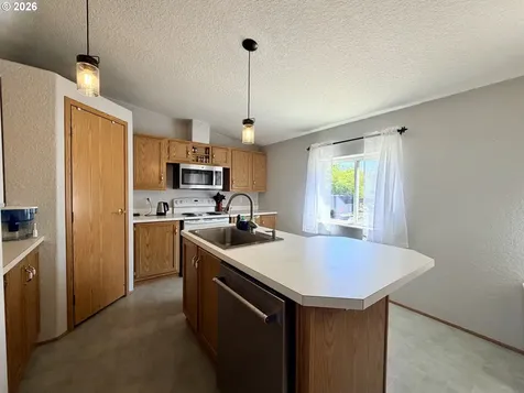1312 Sunny Court Sutherlin OR 97479