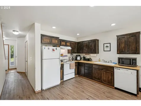 39280 Hood Street Sandy OR 97055
