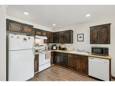 39280 Hood Street Sandy OR 97055