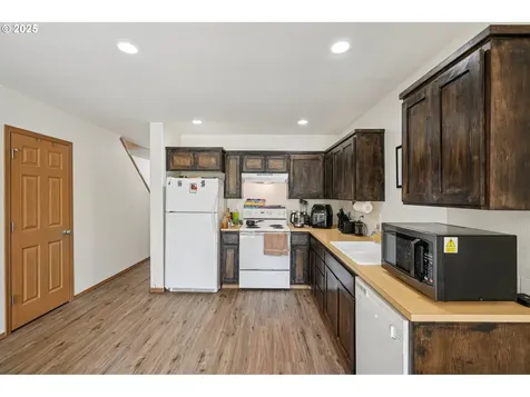 39280 Hood Street Sandy OR 97055