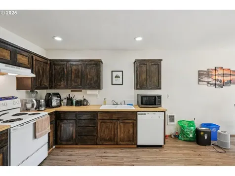 39280 Hood Street Sandy OR 97055