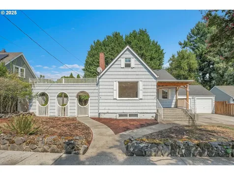 3633 SE Henderson Street Portland OR 97202