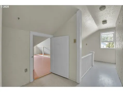 3633 SE Henderson Street Portland OR 97202