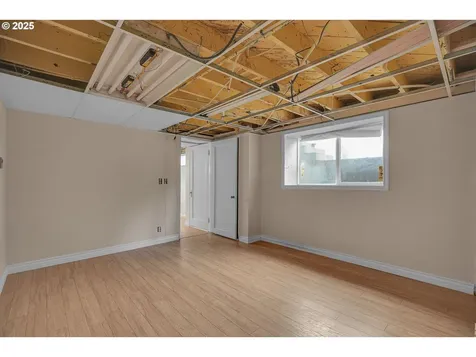 3633 SE Henderson Street Portland OR 97202