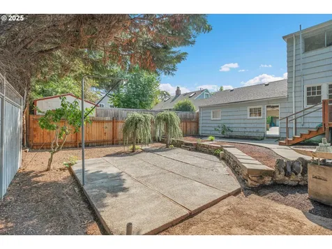 3633 SE Henderson Street Portland OR 97202