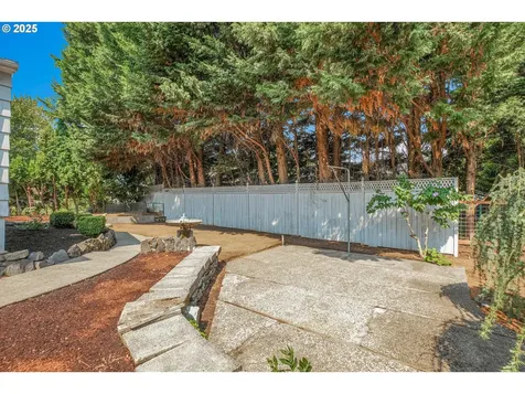 3633 SE Henderson Street Portland OR 97202