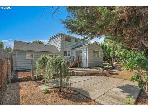 3633 SE Henderson Street Portland OR 97202
