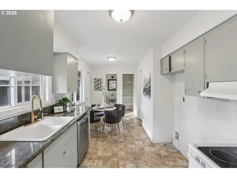 15220 NE Couch Court Portland OR 97230