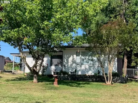 50 NE Ronald Street Winston OR 97496