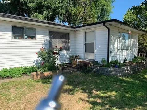 50 NE Ronald Street Winston OR 97496