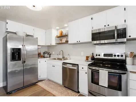 718 SE 143rd Avenue Vancouver WA 98683