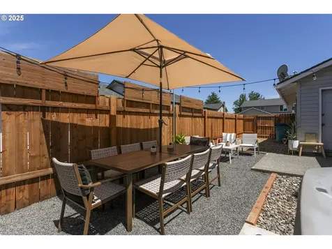 718 SE 143rd Avenue Vancouver WA 98683