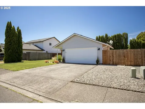 718 SE 143rd Avenue Vancouver WA 98683