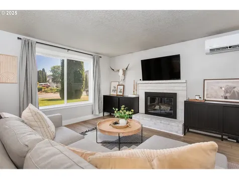 718 SE 143rd Avenue Vancouver WA 98683