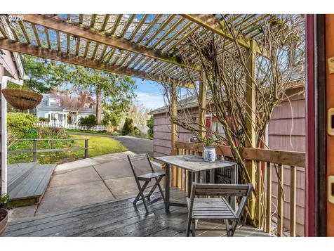 2612 SW Moss Street Portland OR 97219