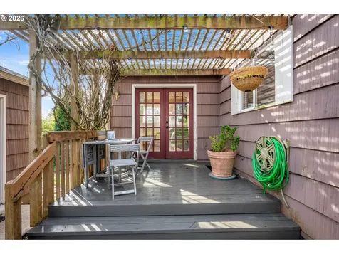 2612 SW Moss Street Portland OR 97219