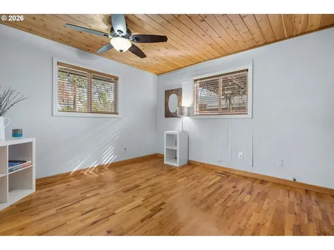 2612 SW Moss Street Portland OR 97219