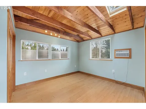 2612 SW Moss Street Portland OR 97219