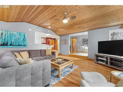 2612 SW Moss Street Portland OR 97219