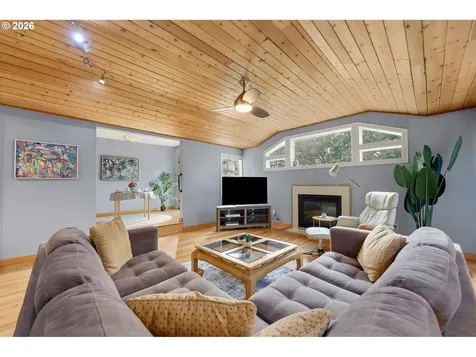 2612 SW Moss Street Portland OR 97219