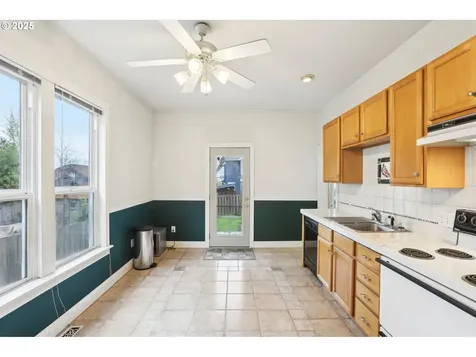 5926 S Corbett Avenue Portland OR 97239