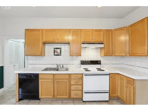 5926 S Corbett Avenue Portland OR 97239