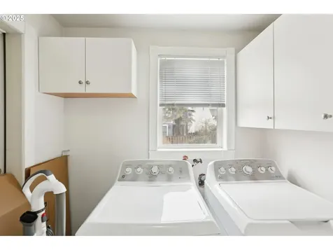 5926 S Corbett Avenue Portland OR 97239