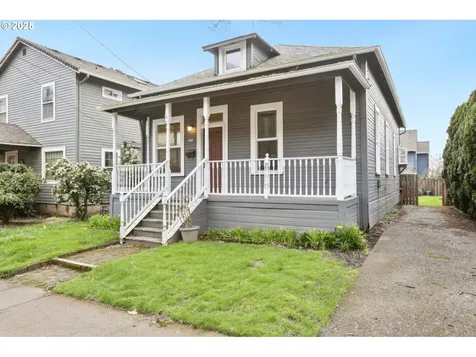 5926 S Corbett Avenue Portland OR 97239