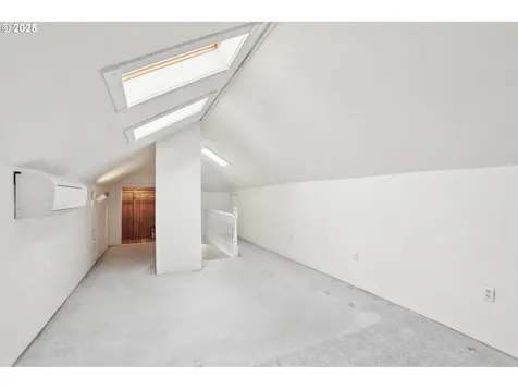 5926 S Corbett Avenue Portland OR 97239