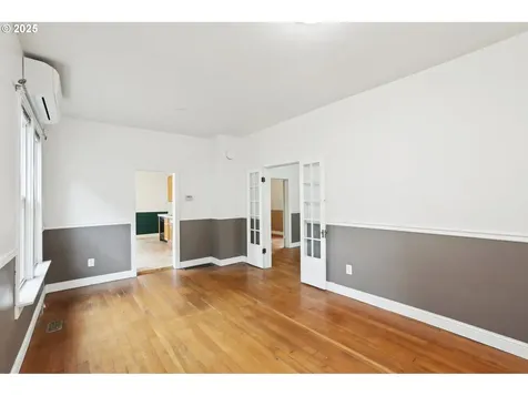 5926 S Corbett Avenue Portland OR 97239
