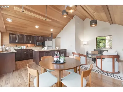 2815 City View Street Eugene OR 97405