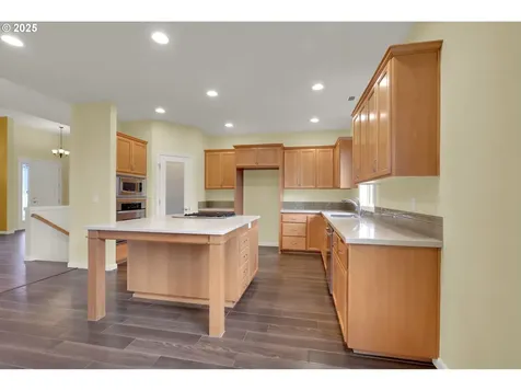 6018 Fernhill Loop Springfield OR 97478