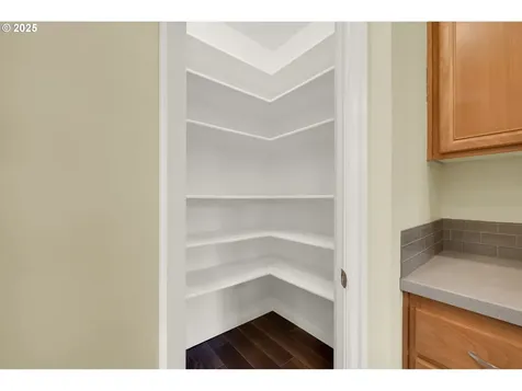 6018 Fernhill Loop Springfield OR 97478