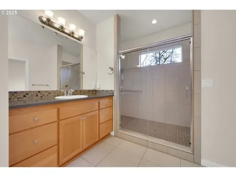 6018 Fernhill Loop Springfield OR 97478